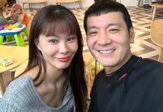 열애설도 없이 6개월 만에 결혼+임신 소식 밝힌 톱스타 부부 근황 이미지