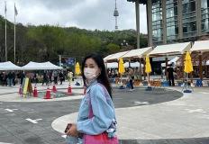 고소영, 청재킷과 실키 스커트의 산뜻한 믹스매치 이미지