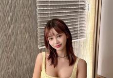 맹승지, 상큼 터지는 옐로우 원피스 스타일링 이미지