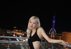 로제, 컷아웃 블랙드레스에 시선 집중 이미지