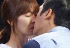 키스신 찍는데 너무 리얼해서 의아했는데 알고보니 진짜 사귀고 있었던 톱배우 커플의 정체 이미지