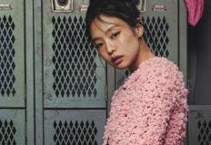 SNS 난리난 제니가 입은 '샤넬 트위드 자켓' "가격은 무려 1,072만 원" 이미지