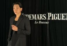 "병원비 없어 어머니를 잃은 소년…" 지금은 '1000억 건물주'가 된 이유 이미지