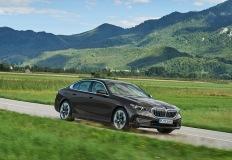 BMW 5시리즈 부분변경, 2027년 7월로 연기 이미지