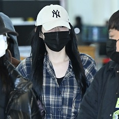 있지 채령, 수수한 체크무늬 패션 [포토엔HD]