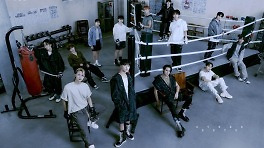 세븐틴, 중국 만리장성 영상 삭제 후 사과문…