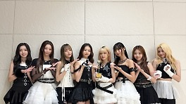 유니스, '제32회 대한민국문화연예대상' K-POP상 수상⋯2024 가장 빛난 루키