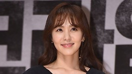 '최동석과 이혼 소송' 박지윤, JDB엔터 떠난다 