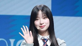 빌리 하루나, 주거지 무단친입 당했다 