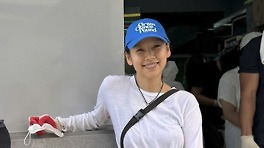 이효리, 폭염 잊은 유기견 봉사...민낯 속 미소가 더 아름다운 이유