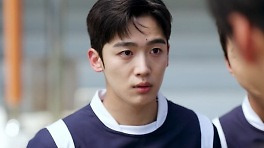 김요한, 럭비복 찢고 등장…팔근육으로 여심 강탈