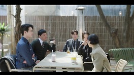아이유♥ 눈 감아..이종석, 1월 1일 열애 인정 이어 문가영과 설날 첫키스('서초동')[SC리뷰]