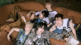 클유아 '가요대전 썸머' 페인트 캔디 공개