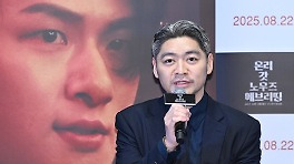 '온리 갓 노우즈 에브리띵' 제목이 왜 이래? 백승환 감독 