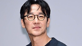 엄태웅, '사생활 논란' 9년 만 공식 석상…