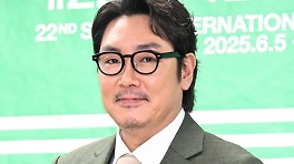 '소년범 인정' 조진웅, 은퇴 선언…