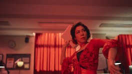 염혜란의 화끈한 '발'연기… 영화 '매드 댄스 오피스'[봤어영]