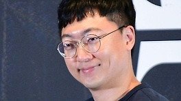 3일 만에 100만 유튜버…왜 ‘충주맨’ 김선태에 열광할까