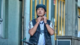 웃픈 하정우표 블랙코미디, 황당한데 어째서 공감이 갈까