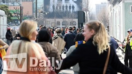 '3년 9개월의 기다림' BTS, 외신도 주목한 광화문 컴백 공연