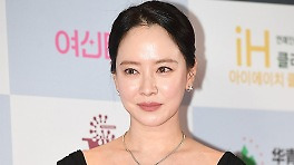 '런닝맨 병풍 논란' 송지효, 결국 쉬어간다 