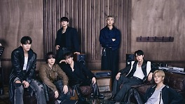 방탄소년단, 초동 417만장 기록…K-팝 산업 상한선 지웠다