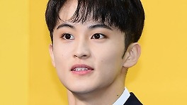 마크, SM과 떠난다…NCT 모든 팀 탈퇴[전문]