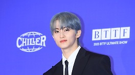 'SM과 이별·NCT 탈퇴' 마크, 멤버들의 굿바이 응원 