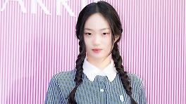 '샤넬 뮤즈' 신현지, 내일(26일) 결혼.. 비연예인 예비신랑 배려해 비공개 스몰웨딩