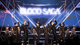 6인으로 더 짙어진 '피'…엔하이픈, 뱀파이어 세계관으로 증명한 '서사형 공연'