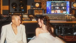 윤보미·라도 오늘 결혼, '역대급 녹음실 화보' 공개됐다