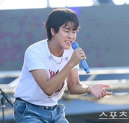 스타들의 행사 무대