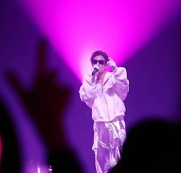 한국 찾은 스타들