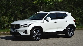[시승기] 볼보 XC40 2024년식, 픽셀 헤드램프와 티맵 고도화 