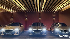 BMW 5시리즈 첫 전기차 'i5'…인증 거리보다 100㎞ 더 달려[시승기]