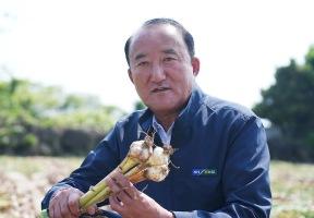 바쁠 땐 하루 1000명도 부족, 한국에서 가장 먼저 마늘이 나는 곳 이미지