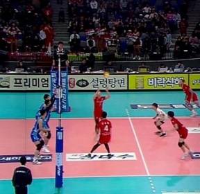 '펠리페 맹활약' 한전 5연승 질주..삼성화재 첫 3연패