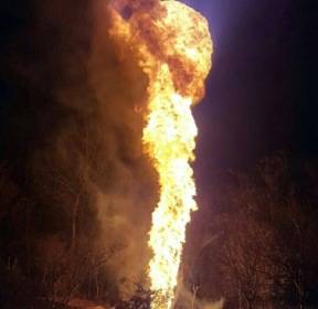 완주서 송유관 파열 15m 불기둥..기름 훔치다 화재 추정(종합)