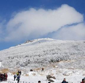 [슬라이드 포토] 무등산은 지금 겨울왕국..얼음바위 고드름 꽁꽁