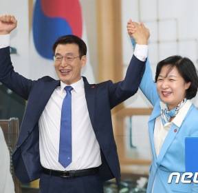 필승 다짐하는 추미애-문대림