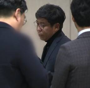 백원우, 檢 수사관 빈소 조문..유족 오열