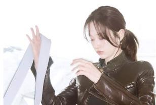 전종서, 이 룩 가능하다고? 골반 실루엣에 시선 싹쓸이! 이미지
