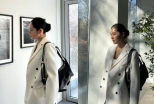 "애 셋 엄마 맞아?" 실시간 문의 폭주 신상 디올 가방 들고 드러낸 세월이 무색한 미모 이미지