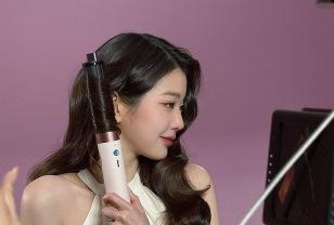 장원영, 볼륨감 넘치는 헤어 스타일링 이미지