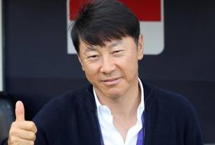 인니에 버림받았던 신태용… 축구 팬들이 정말 좋아할 소식 전해졌다 이미지