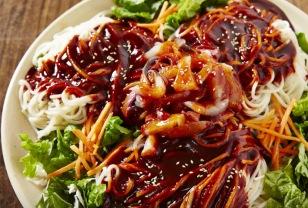 “떠나는 날에도 또 먹고 싶었다” 성시경이 반한 제주도 회국수 맛집 이미지
