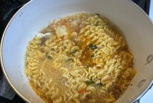 라면에 계란 대신 이거 팍팍 넣어보세요, 더 맛있는 보양식 됩니다 이미지