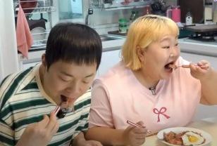 "맛있는데 14kg 감량" 개그우먼 홍윤화, 이 음식으로 살 뺀다? 이미지