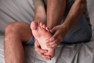 "이러면 바로 병원가세요" 동맥경화를 알리는 의외의 징후 4가지 이미지