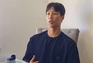 [독점인터뷰]'유럽 첫 시즌' 엄지성이 찾은 해답은 "내 탓이오" 이미지